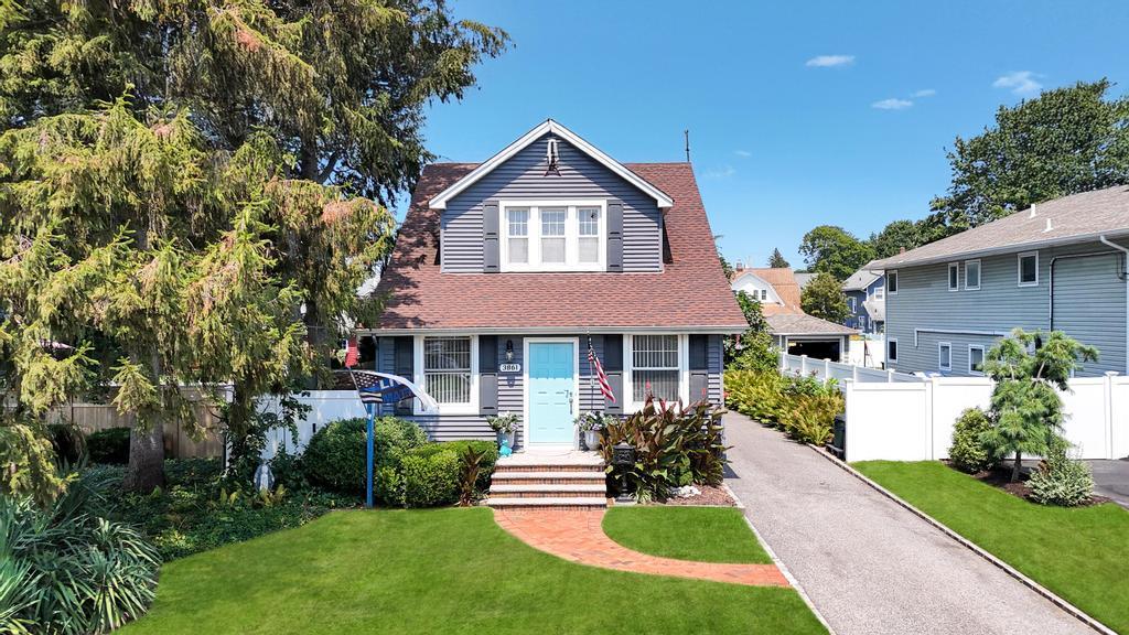 3861 Hickory Street, Seaford, NY 11783