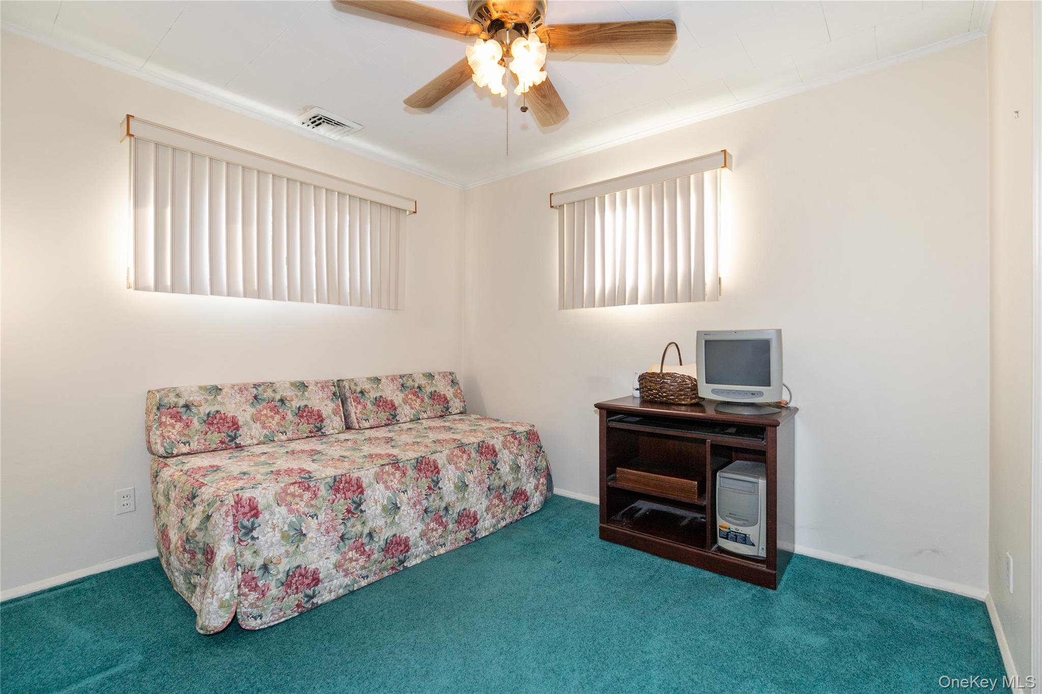 58 Helen Avenue, Plainview, NY 11803