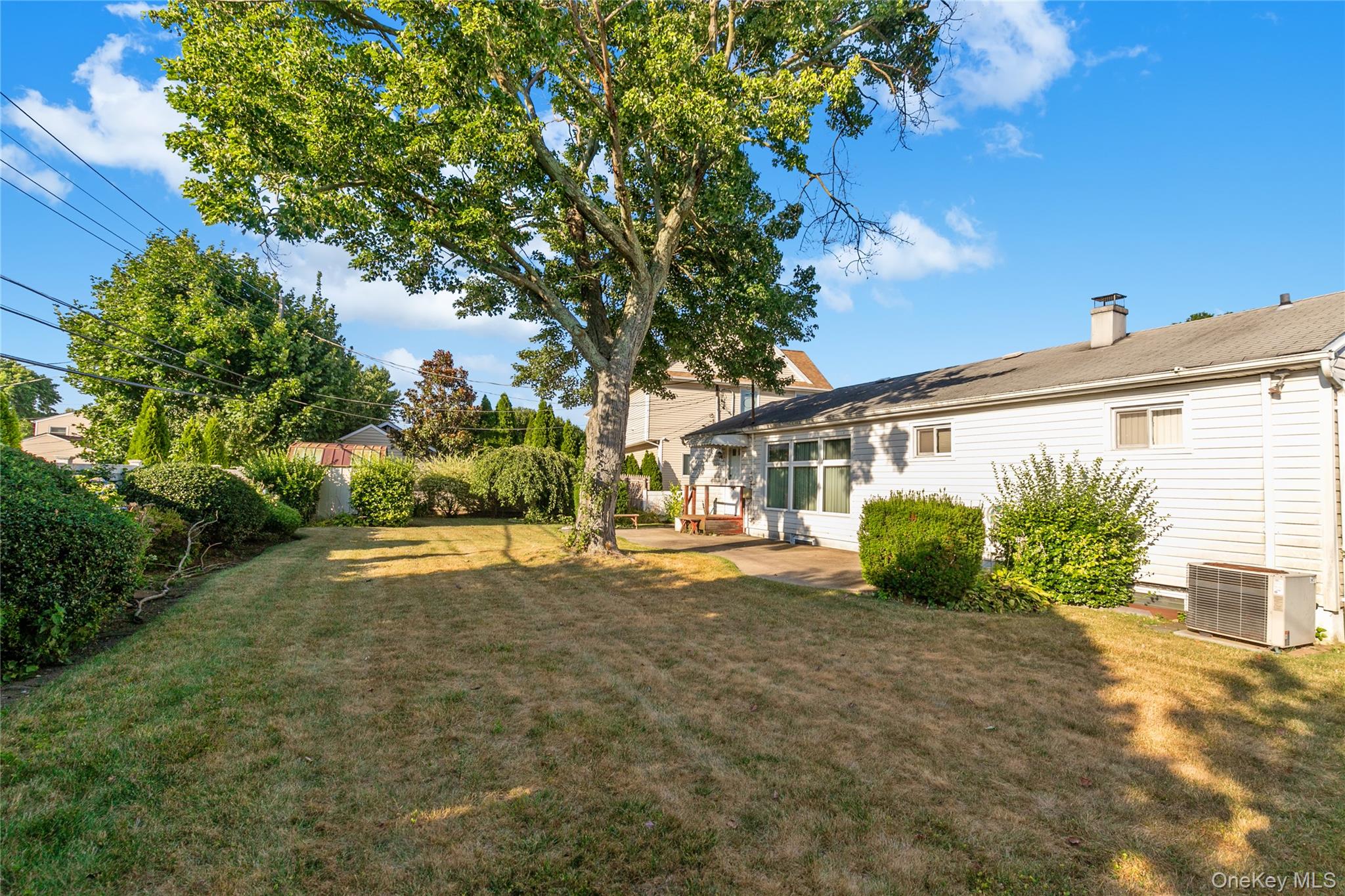 58 Helen Avenue, Plainview, NY 11803