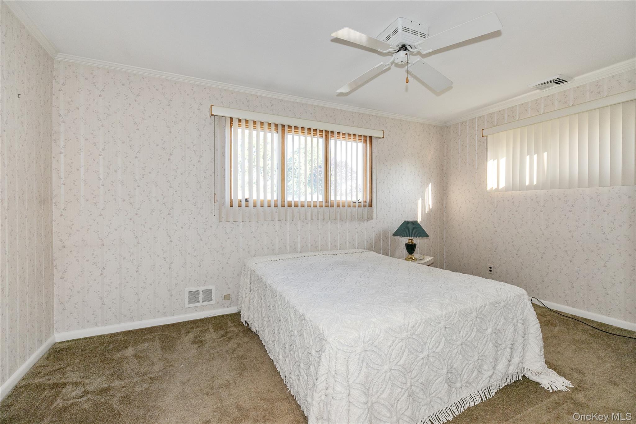 58 Helen Avenue, Plainview, NY 11803