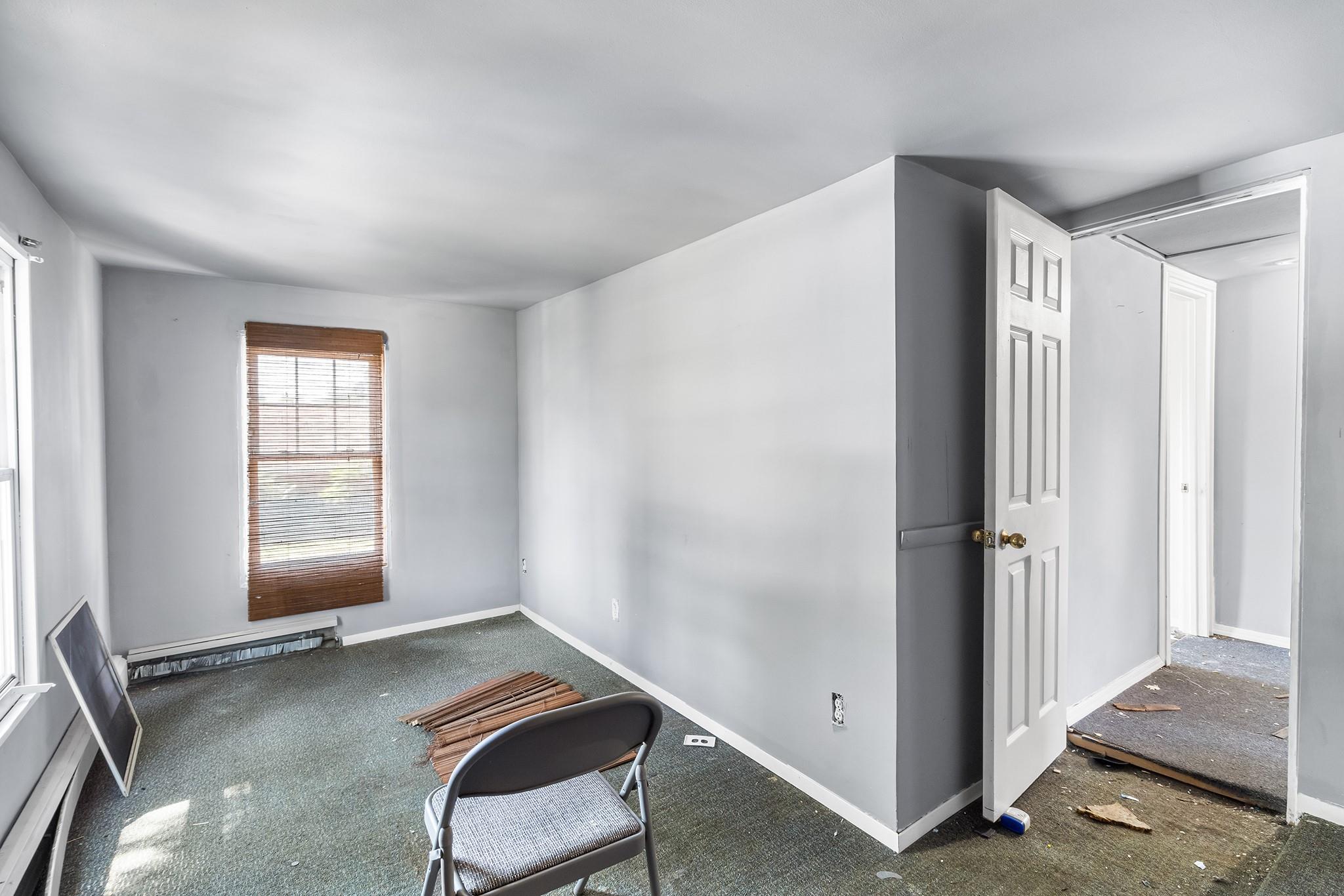 59 Irish Lane, East Islip, NY 11730