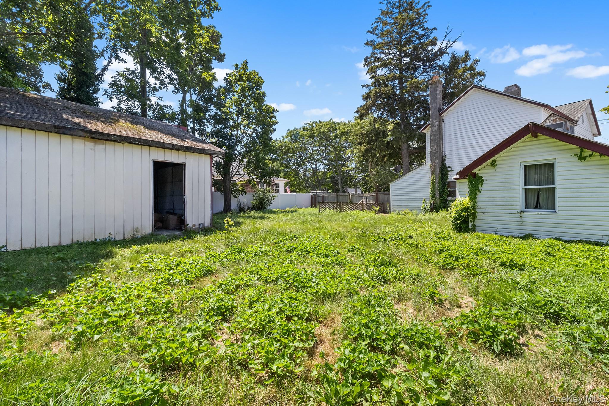 59 Irish Lane, East Islip, NY 11730