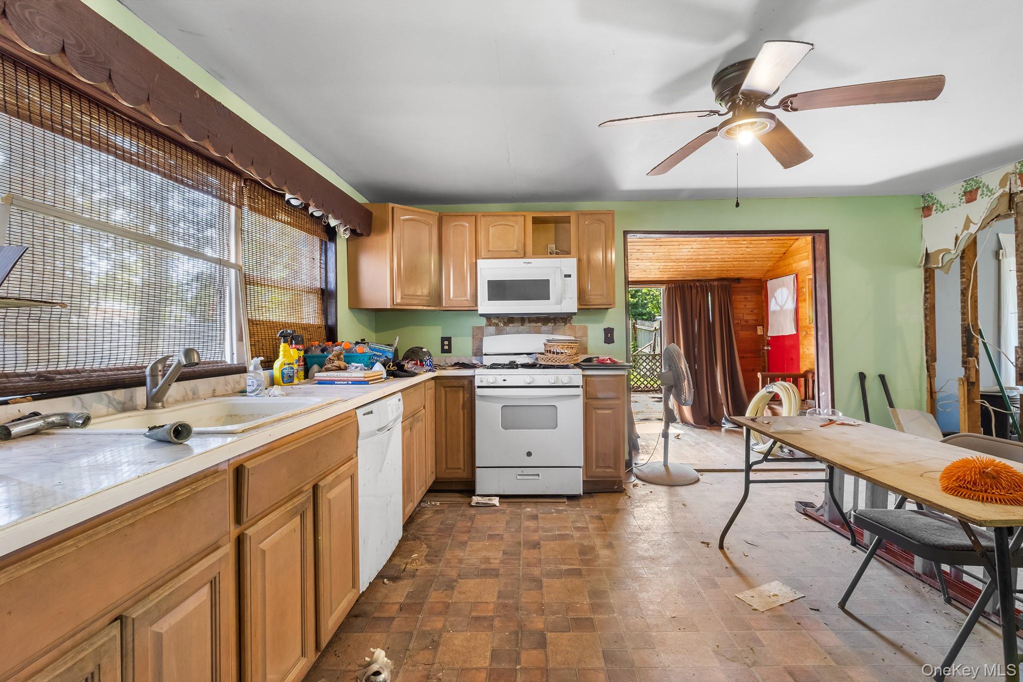 59 Irish Lane, East Islip, NY 11730