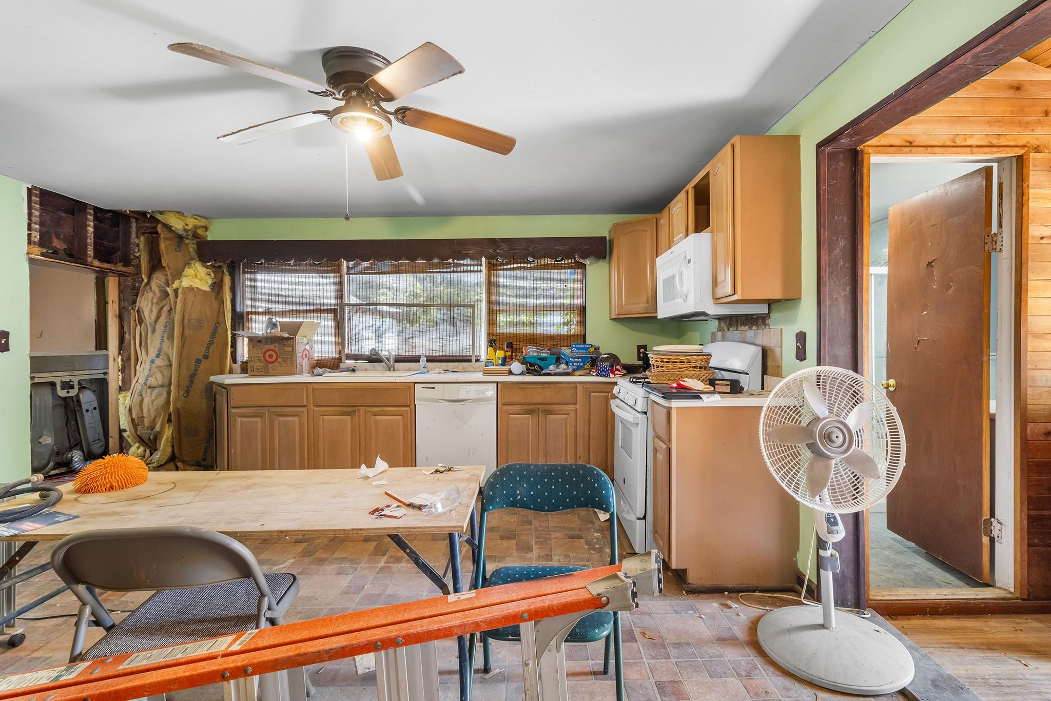 59 Irish Lane, East Islip, NY 11730