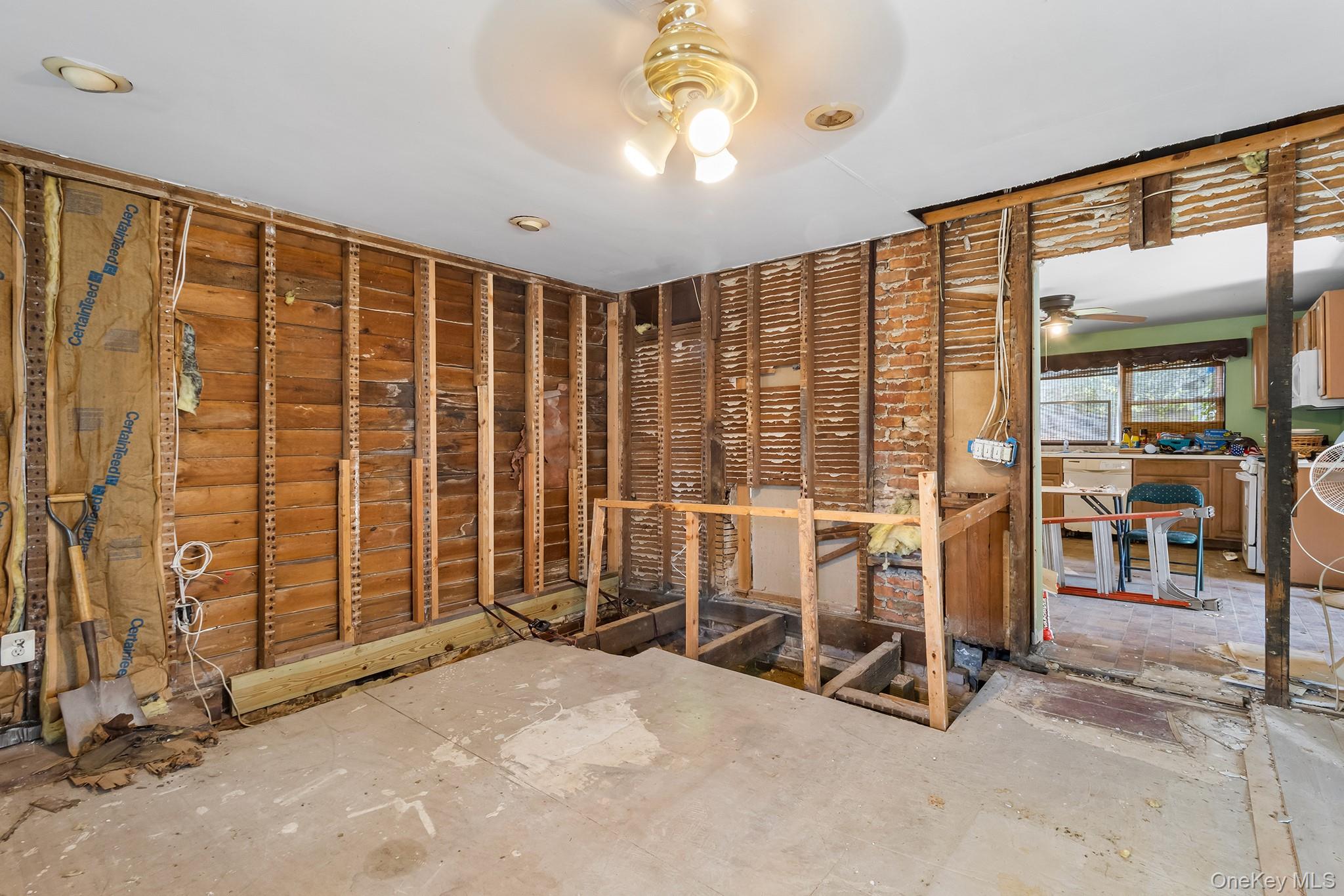 59 Irish Lane, East Islip, NY 11730