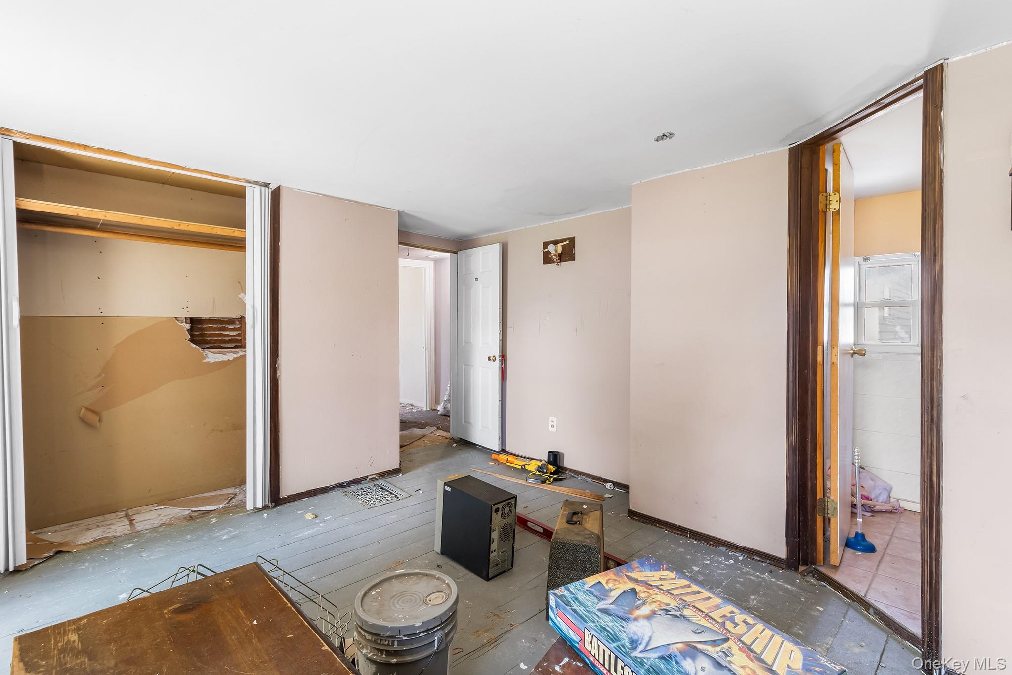 59 Irish Lane, East Islip, NY 11730