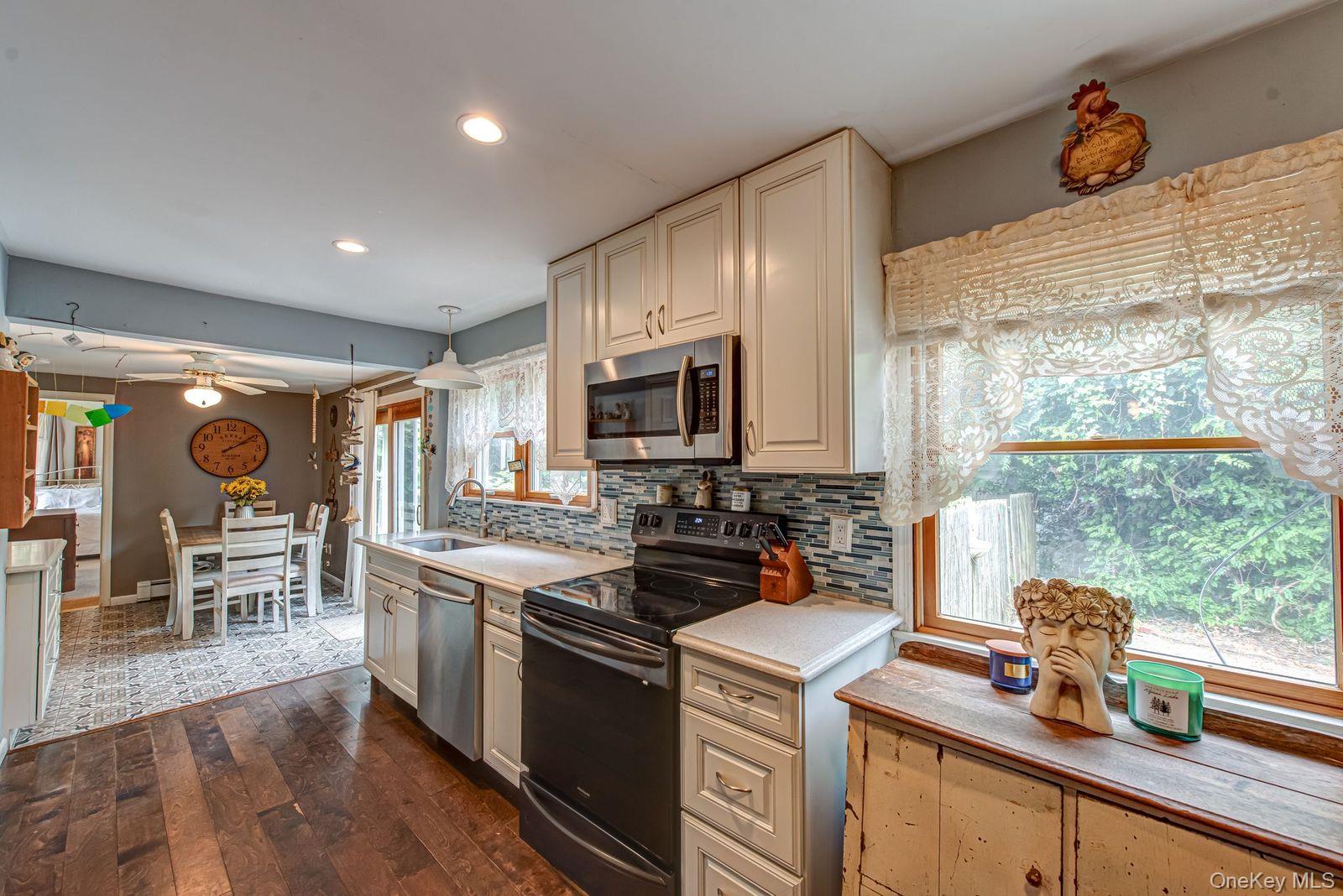 75 Upper Dock Road, Kings Park, NY 11754