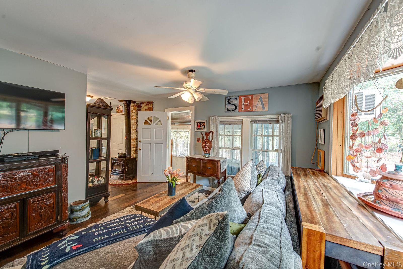 75 Upper Dock Road, Kings Park, NY 11754