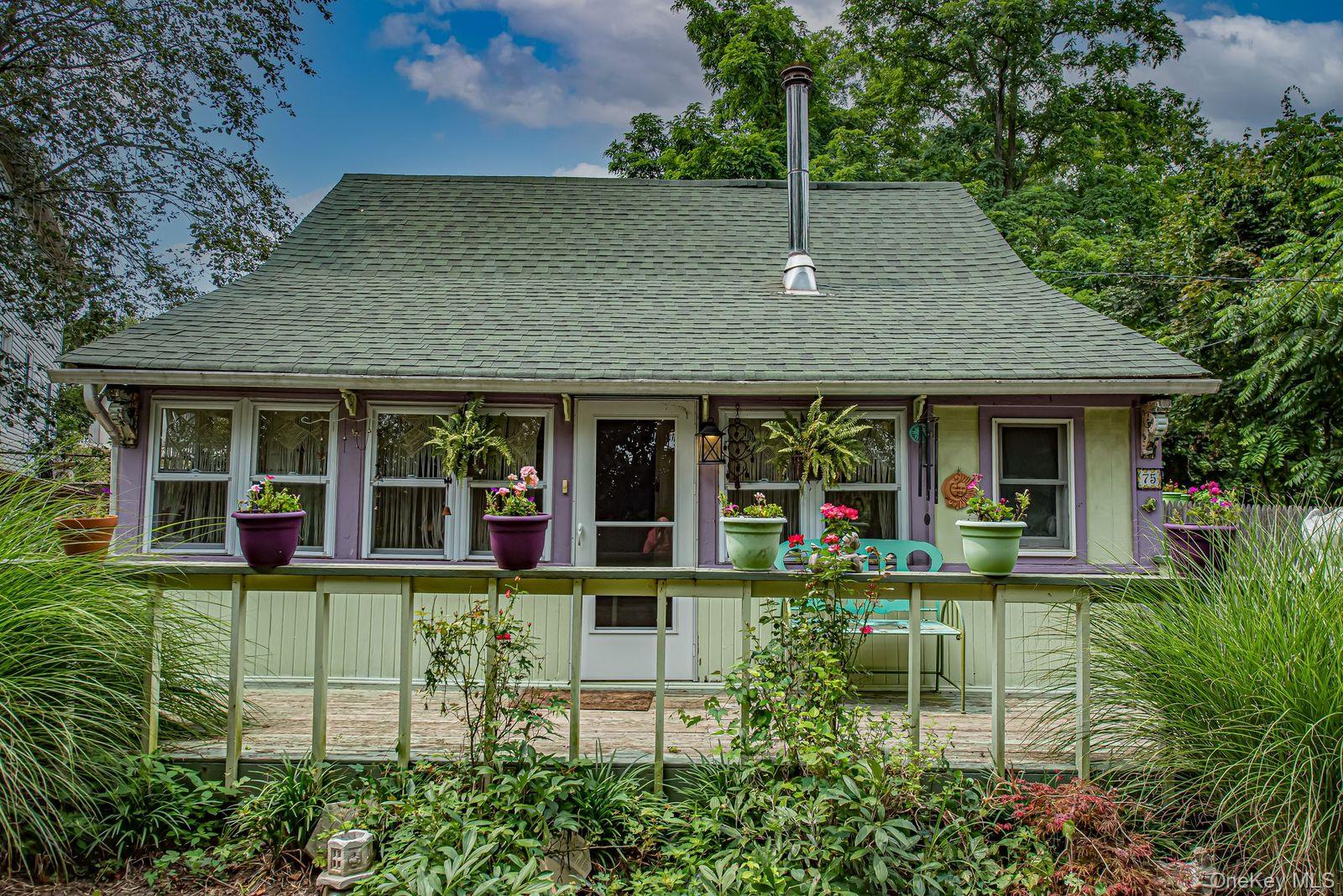 75 Upper Dock Road, Kings Park, NY 11754