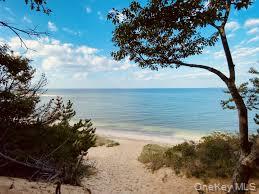 75 Upper Dock Road, Kings Park, NY 11754