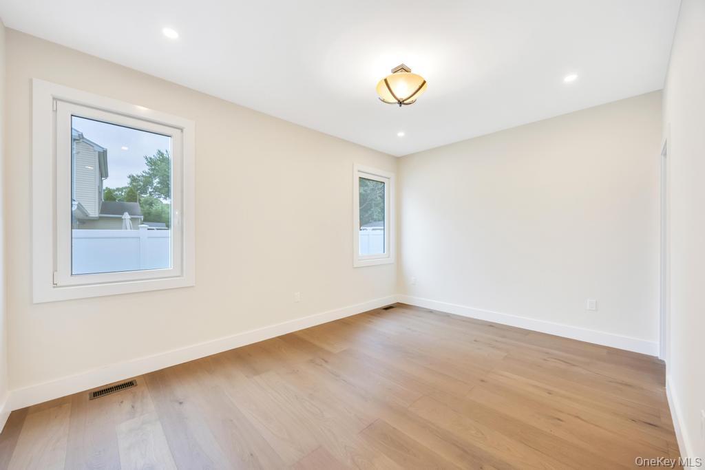 472 Farmranch Road E, Bethpage, NY 11714