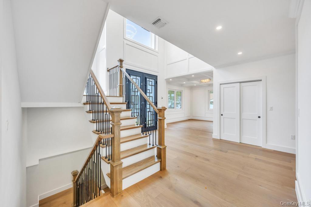 472 Farmranch Road E, Bethpage, NY 11714