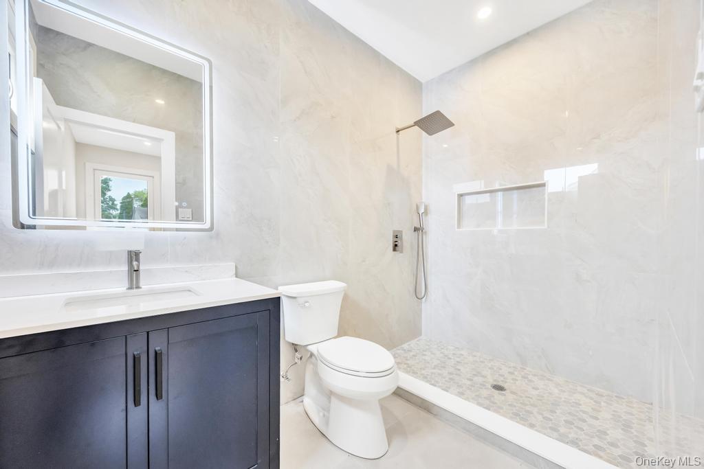 472 Farmranch Road E, Bethpage, NY 11714