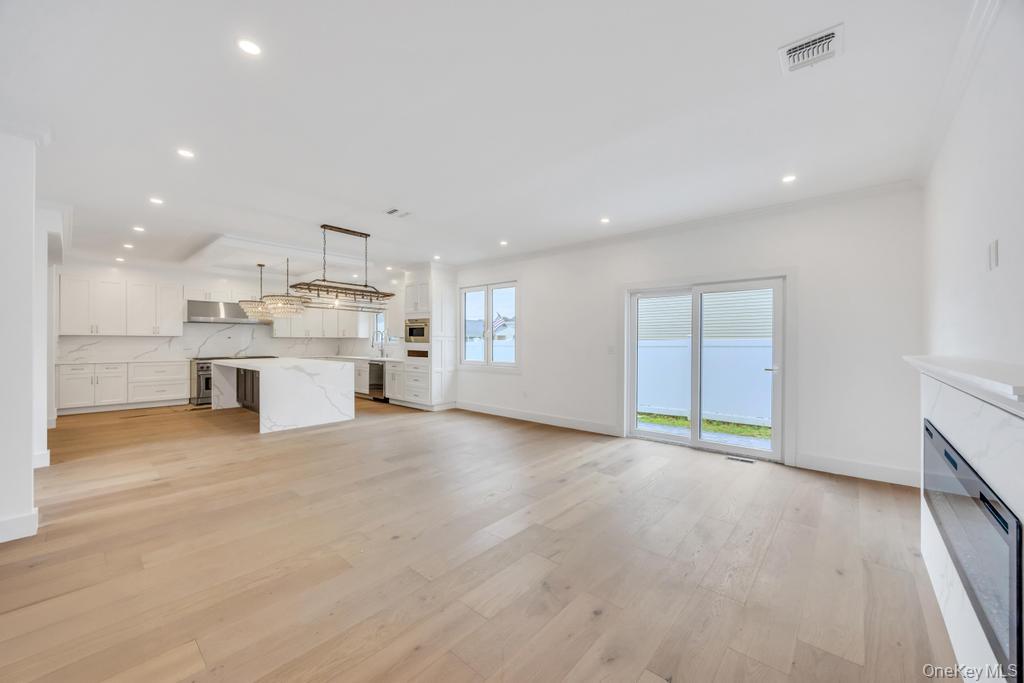 472 Farmranch Road E, Bethpage, NY 11714