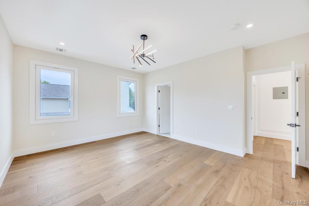 472 Farmranch Road E, Bethpage, NY 11714