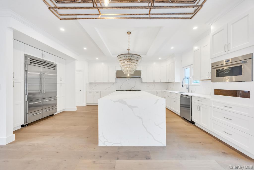 472 Farmranch Road E, Bethpage, NY 11714