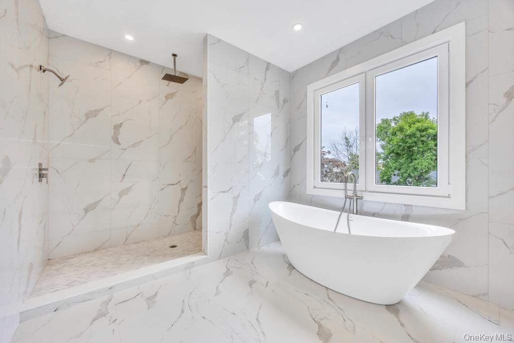 472 Farmranch Road E, Bethpage, NY 11714