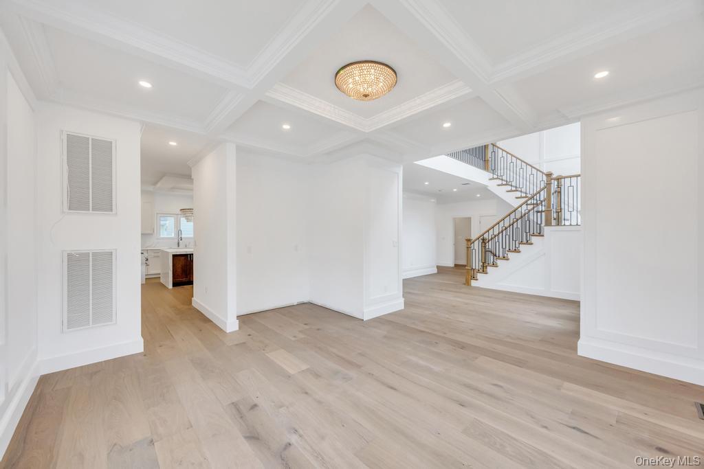 472 Farmranch Road E, Bethpage, NY 11714