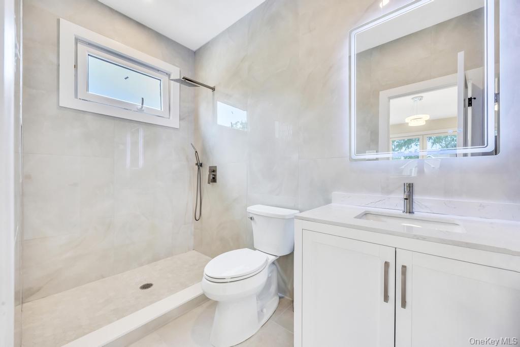 472 Farmranch Road E, Bethpage, NY 11714