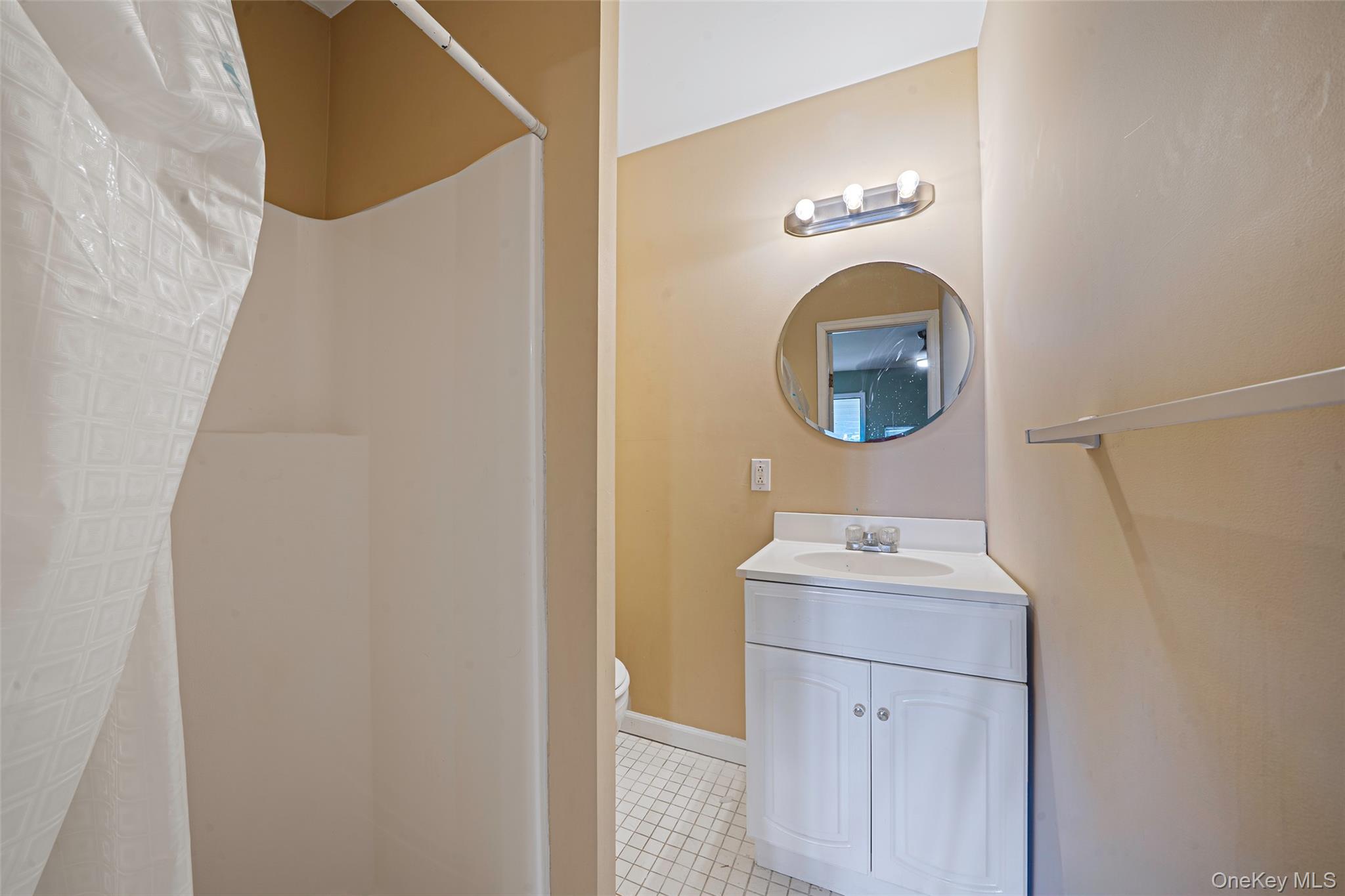 905 Doane Avenue, Bellport, NY 11713