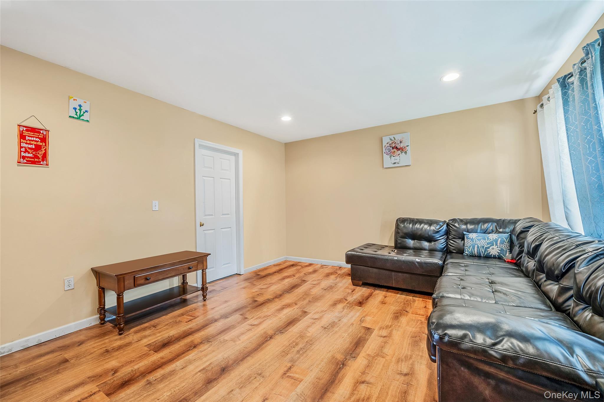 905 Doane Avenue, Bellport, NY 11713