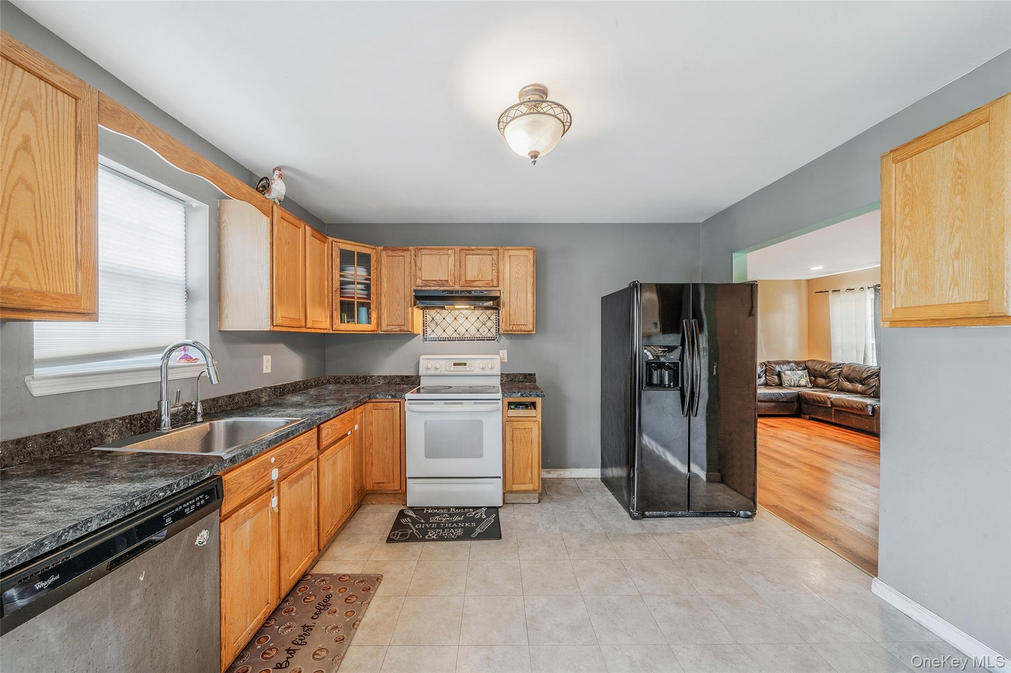 905 Doane Avenue, Bellport, NY 11713