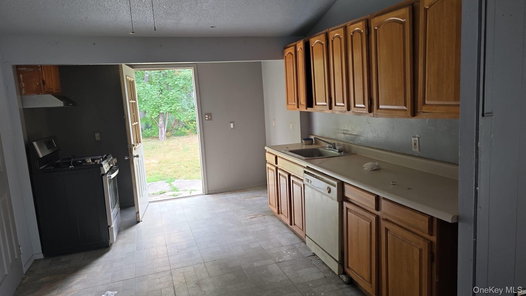 35 Nicoll Avenue, Central Islip, NY 11722