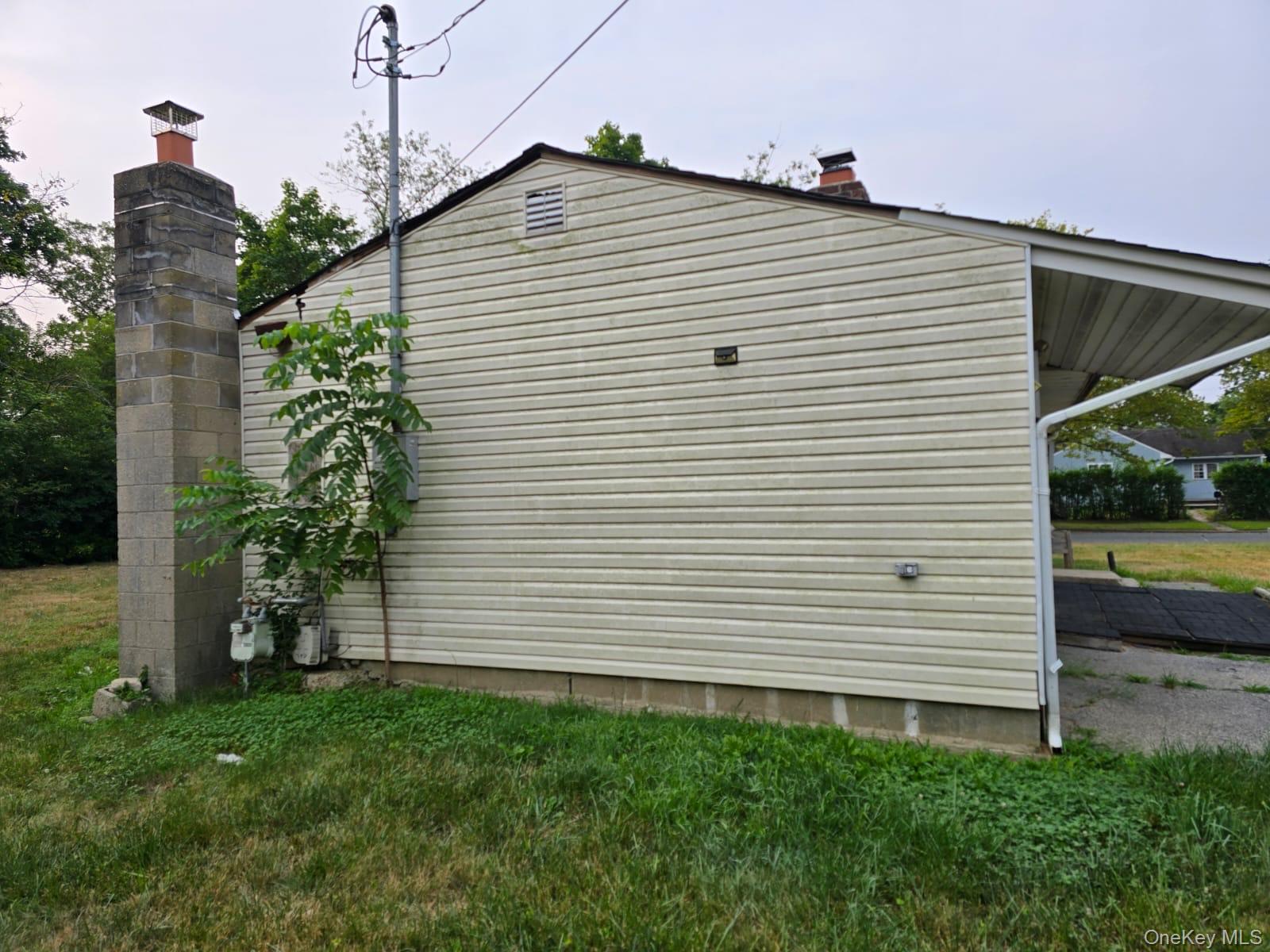 35 Nicoll Avenue, Central Islip, NY 11722