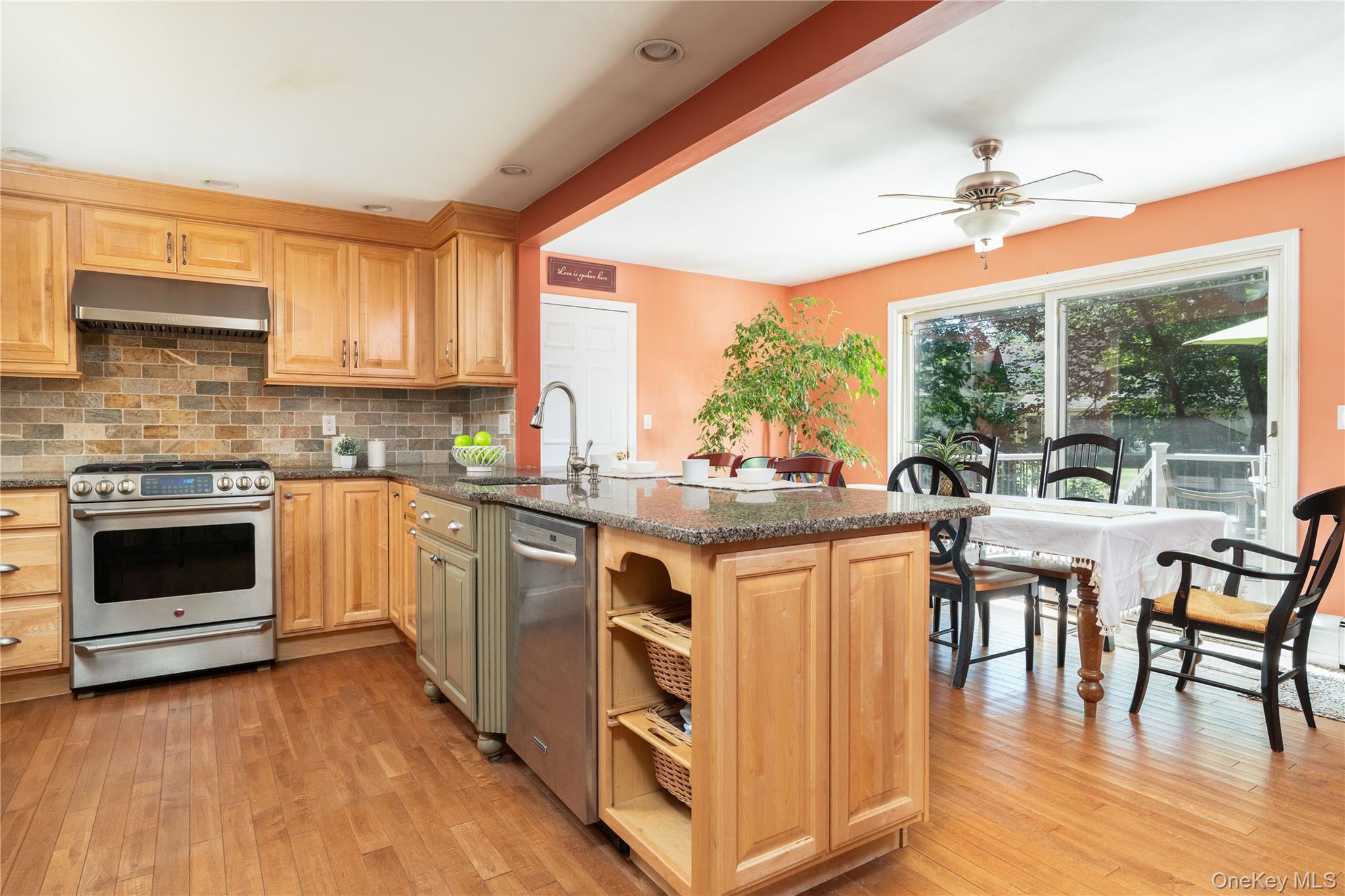 5 Bellows Lane, New City, NY 10956