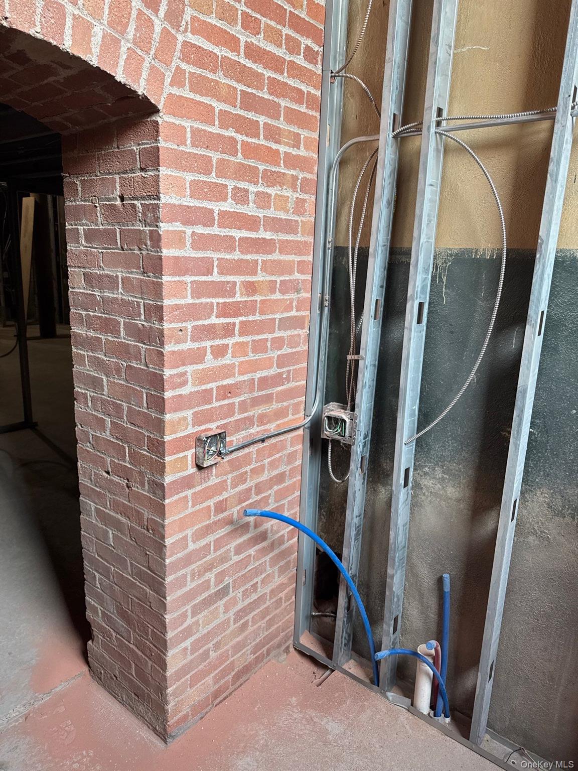 2214 Whitesboro, Other, NY