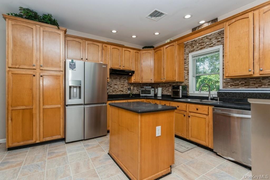 2357 Granville Court, Yorktown Heights, NY 10598