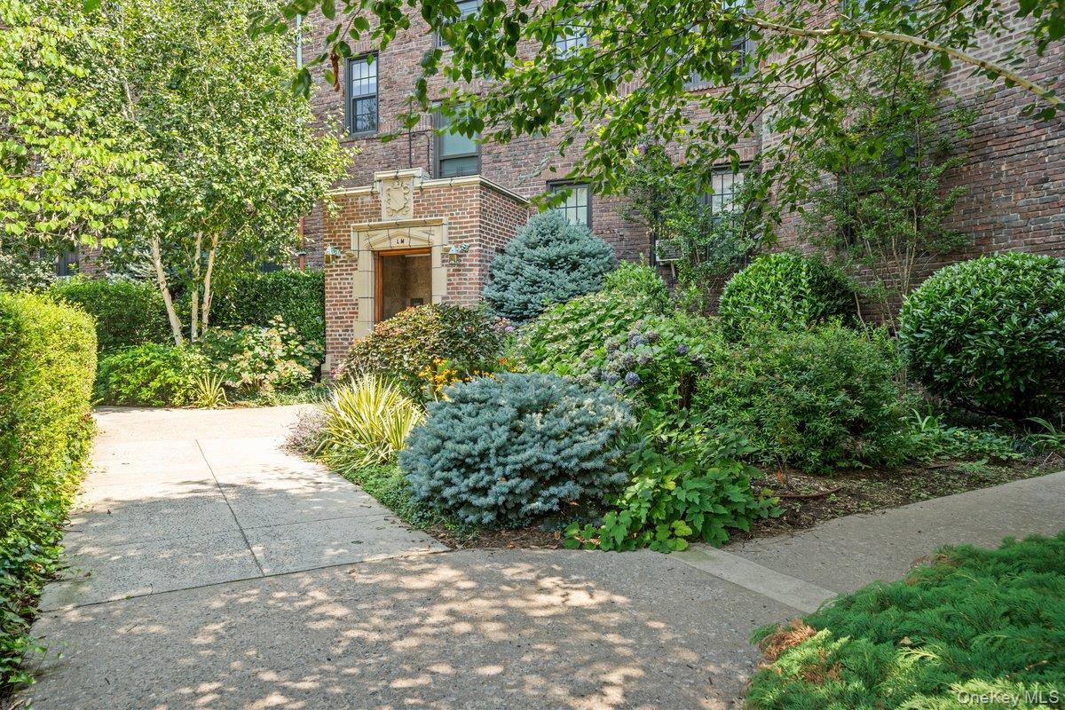 525 W 238th Street # 1L, Bronx, NY 10463