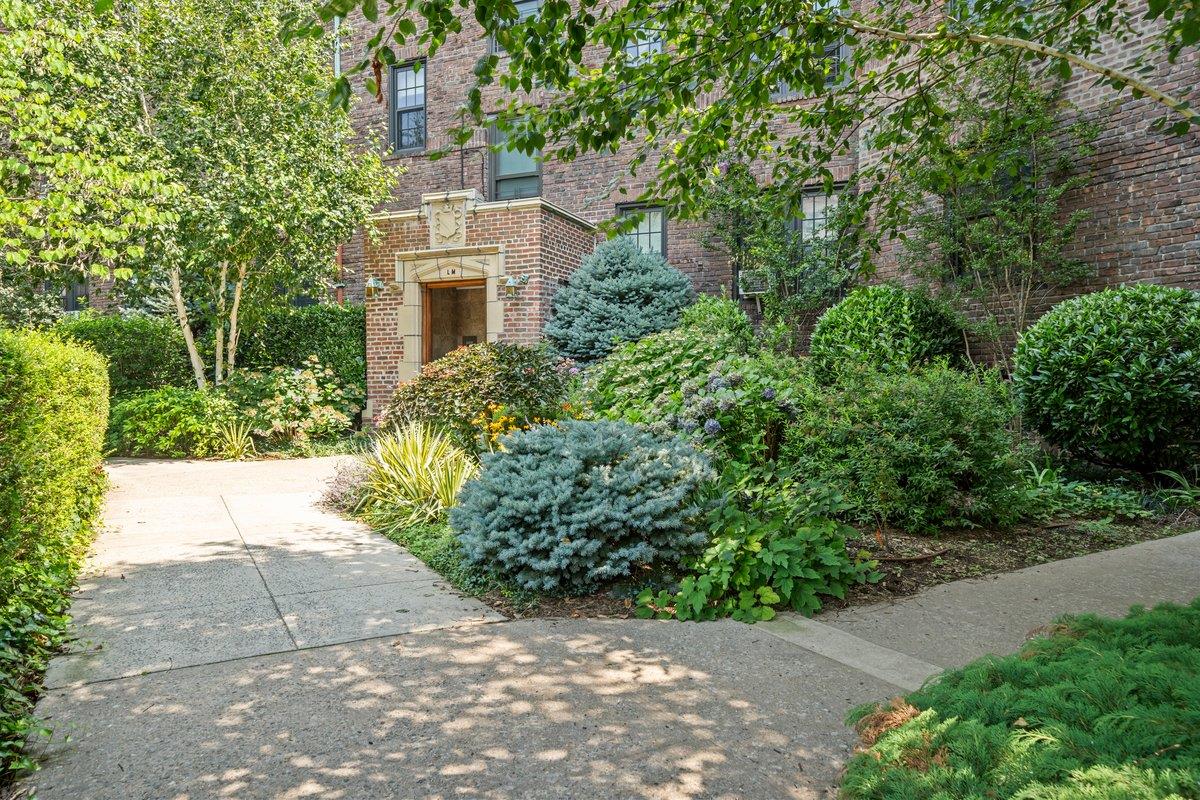 525 W 238th Street # 1L, Bronx, NY 10463