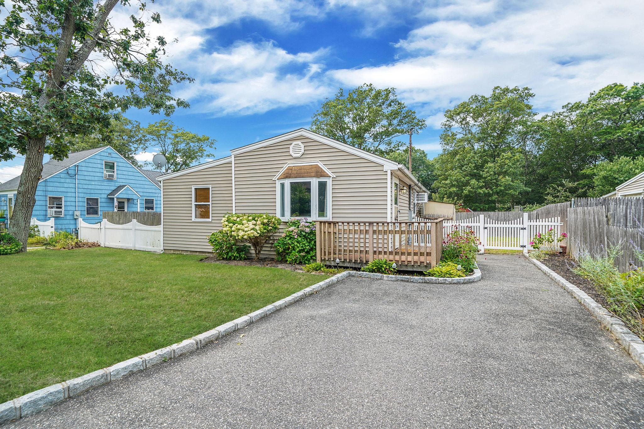 24 Hamilton Street, Patchogue, NY 11772