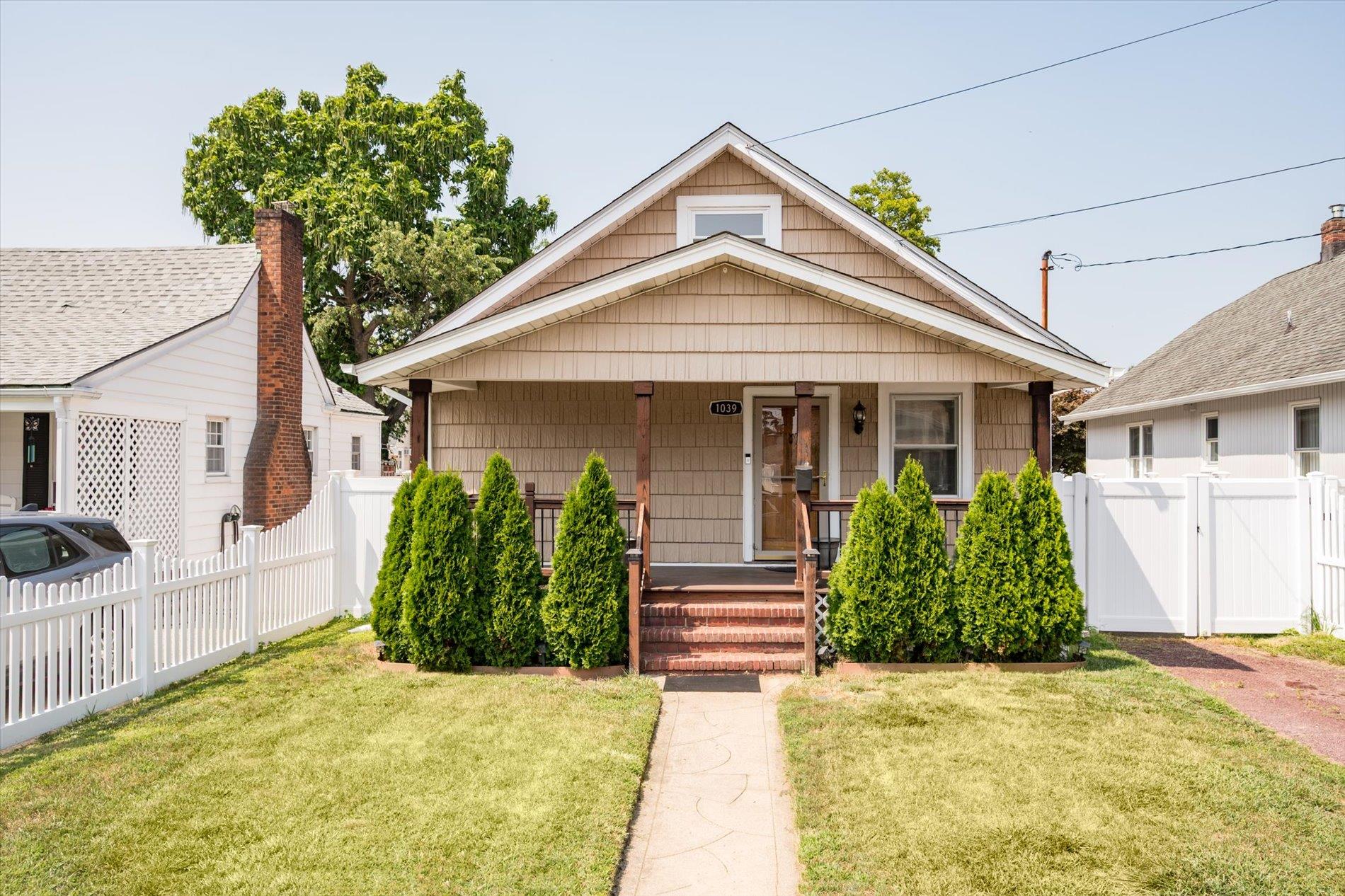 1039 Steele Boulevard, Baldwin, NY 11510