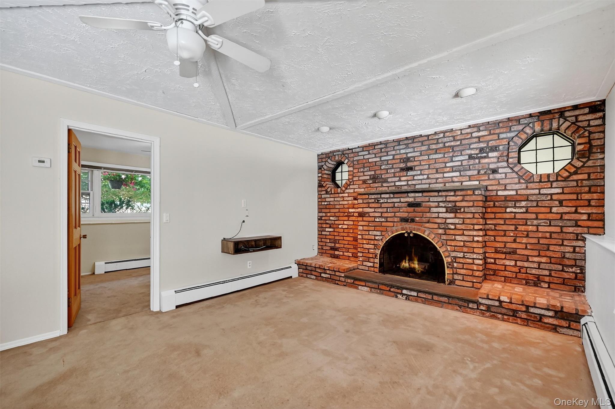 6 Danlyn Court, New City, NY 10956