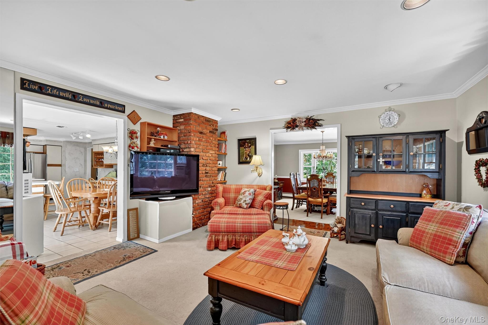 6 Danlyn Court, New City, NY 10956