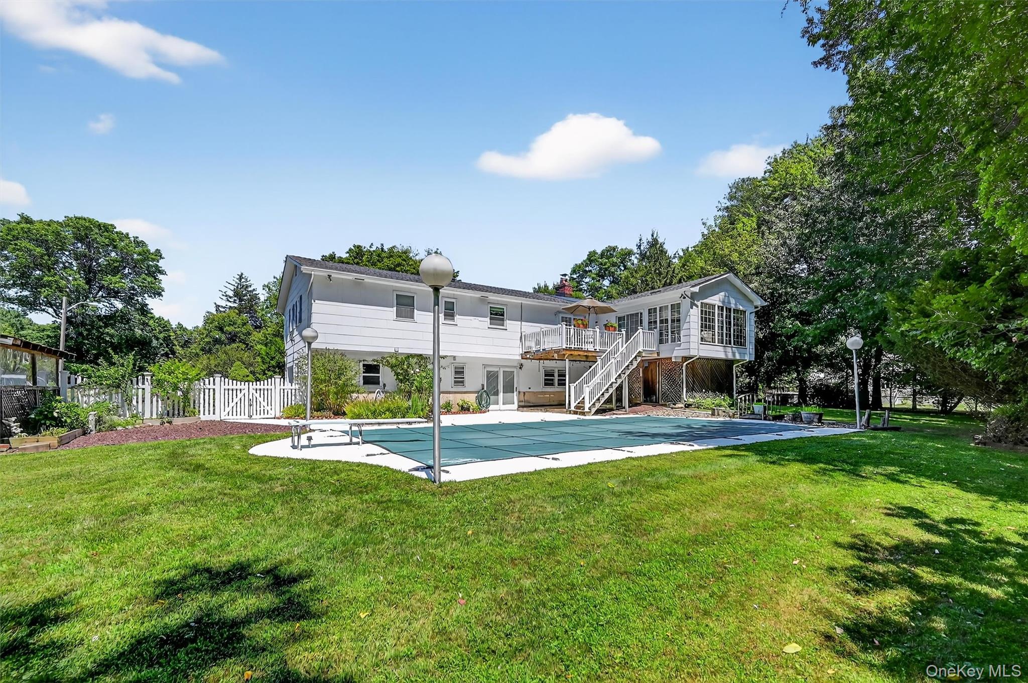 6 Danlyn Court, New City, NY 10956