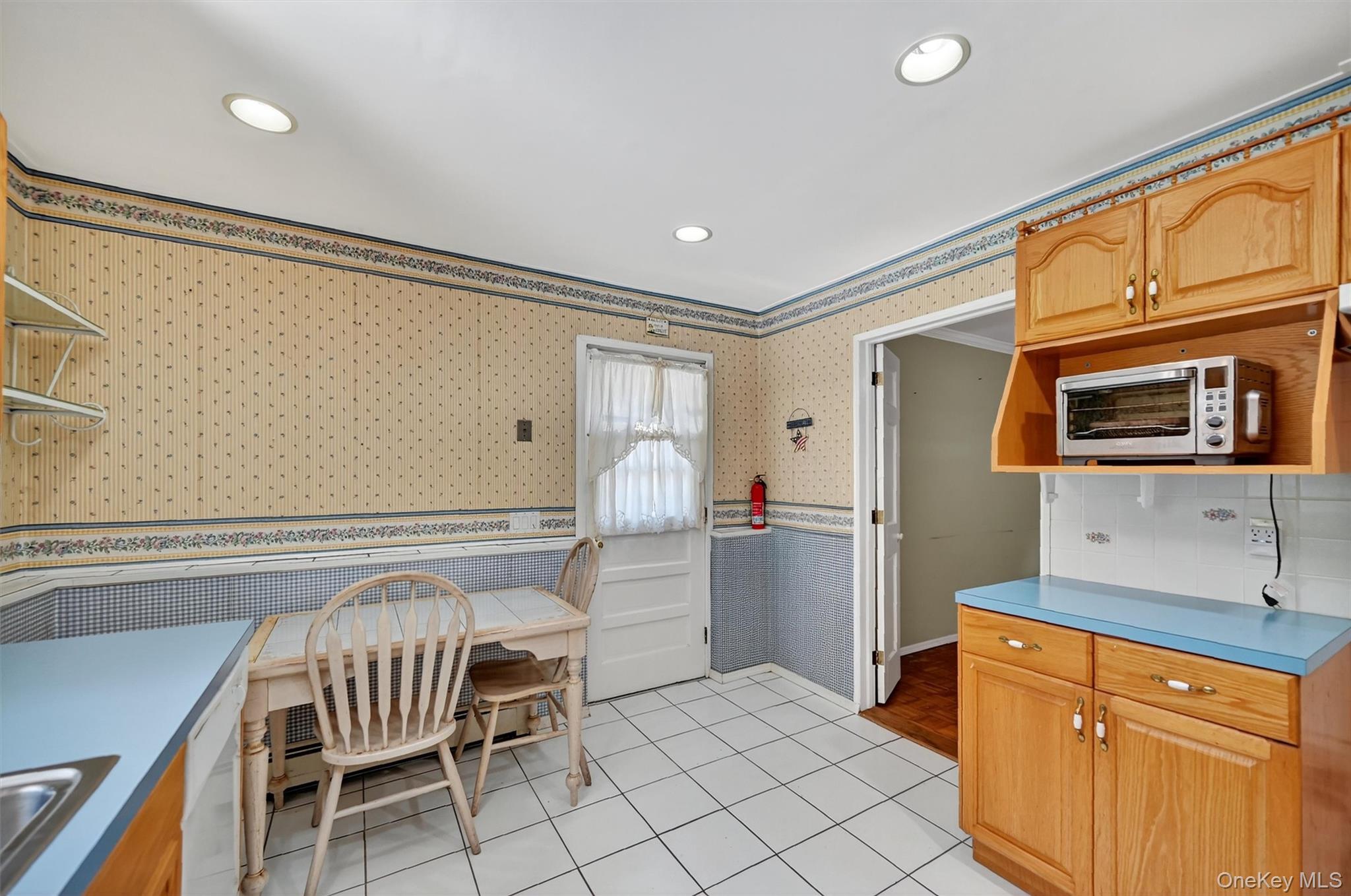 6 Danlyn Court, New City, NY 10956