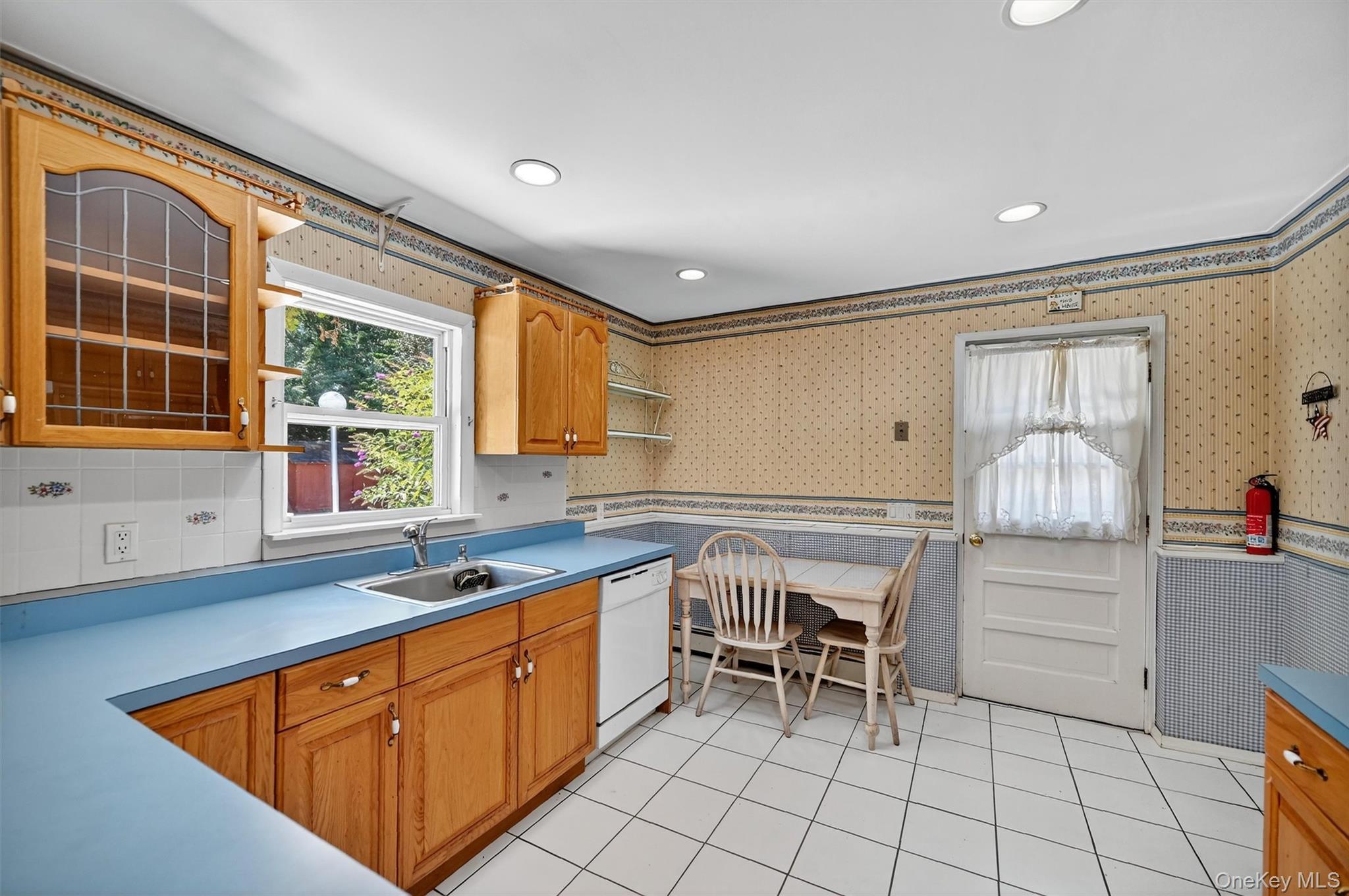 6 Danlyn Court, New City, NY 10956