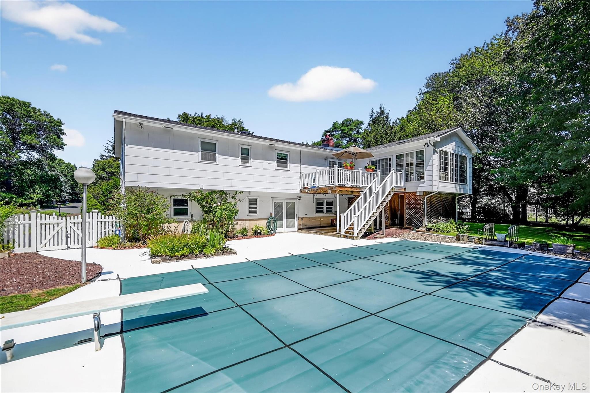 6 Danlyn Court, New City, NY 10956