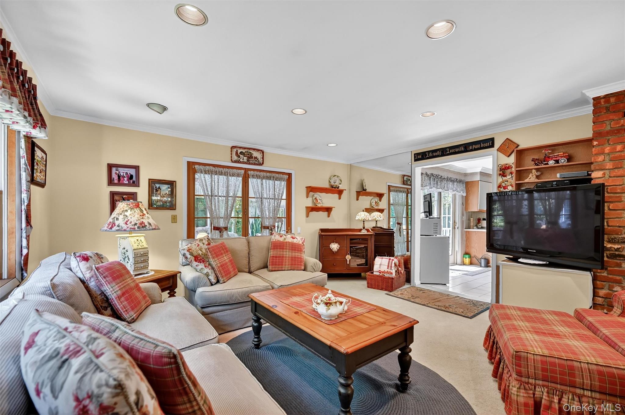 6 Danlyn Court, New City, NY 10956