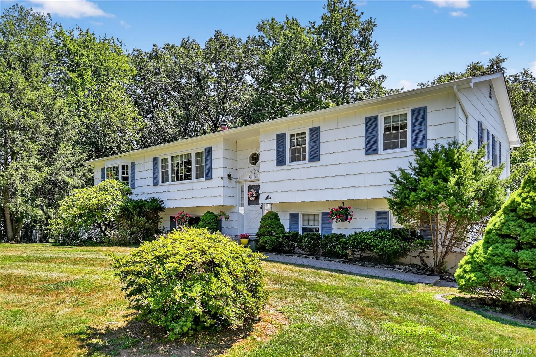6 Danlyn Court, New City, NY 10956