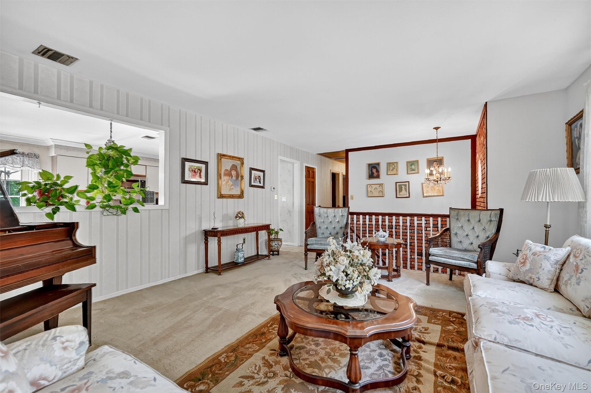 6 Danlyn Court, New City, NY 10956