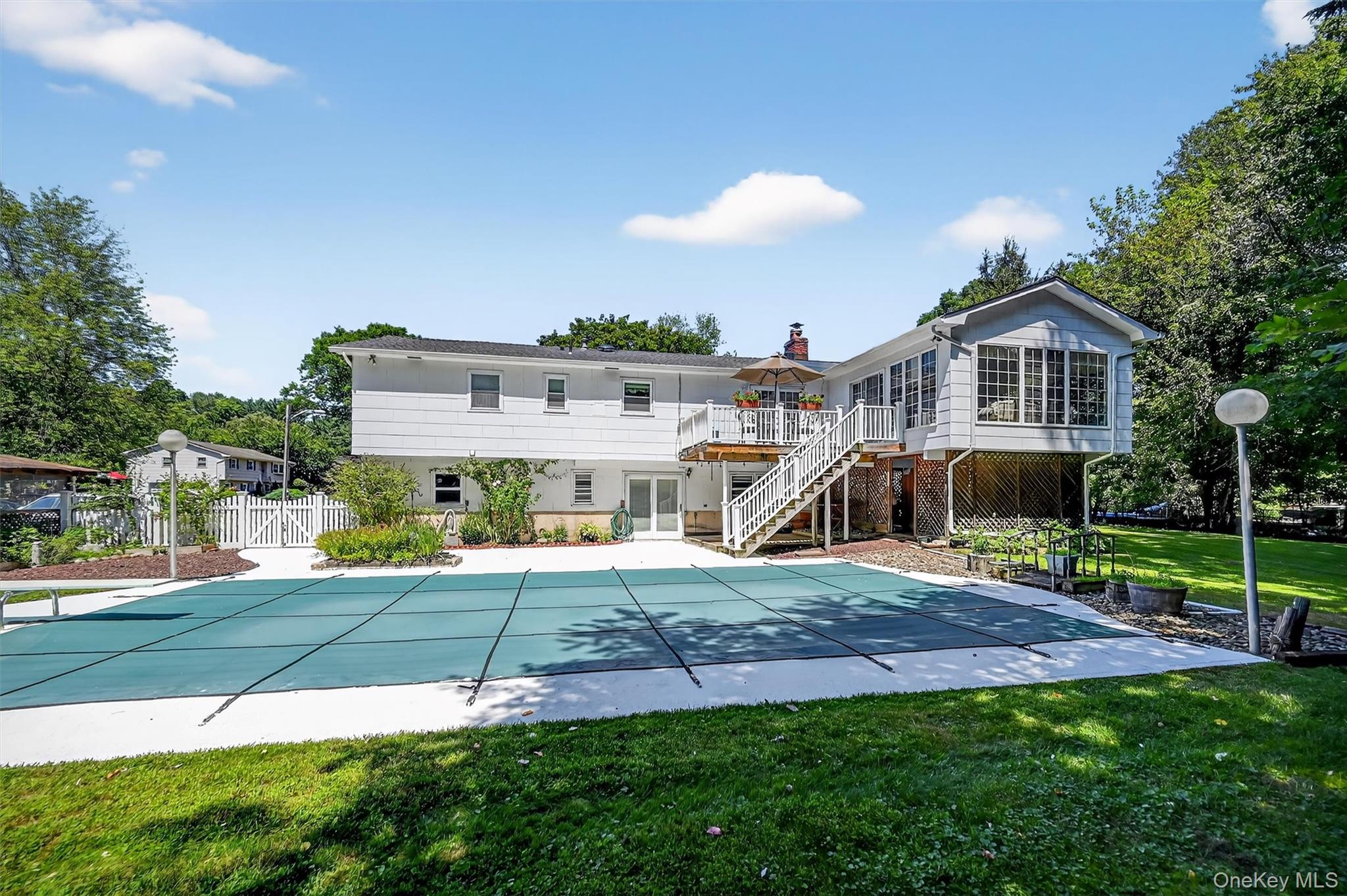 6 Danlyn Court, New City, NY 10956