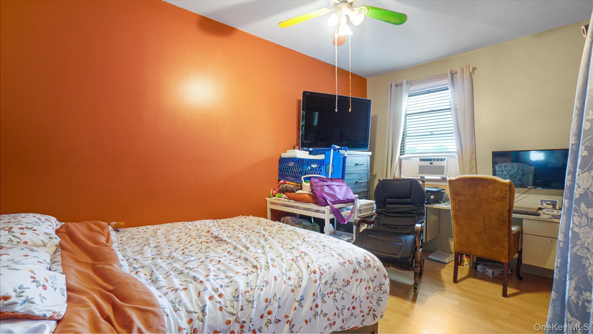 6 Windsor Place, Lynbrook, NY 11563