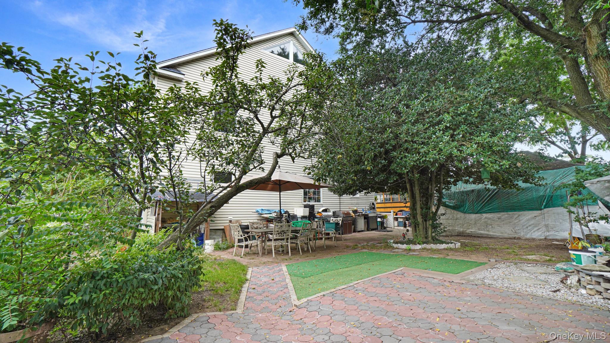 6 Windsor Place, Lynbrook, NY 11563