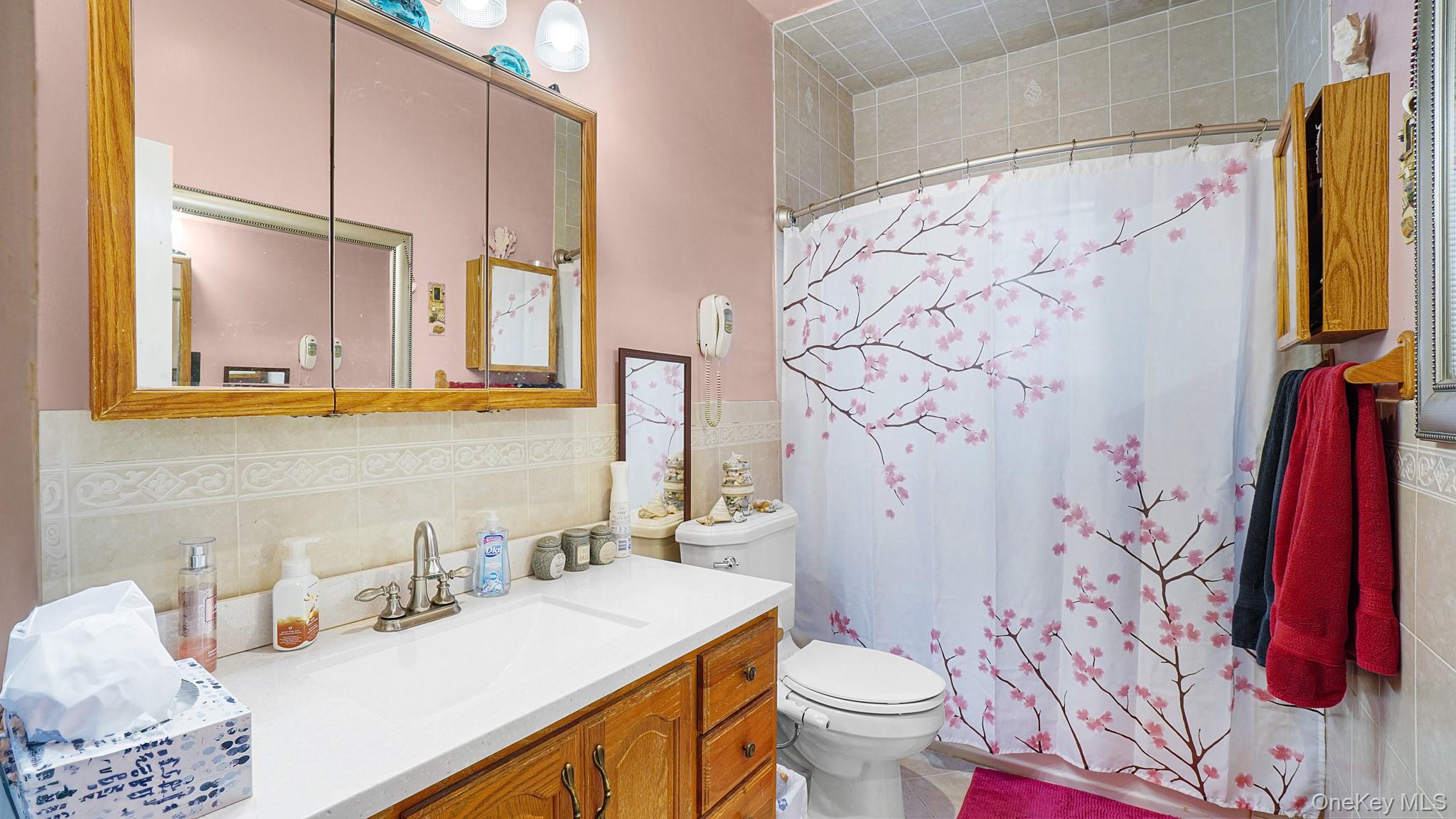 6 Windsor Place, Lynbrook, NY 11563