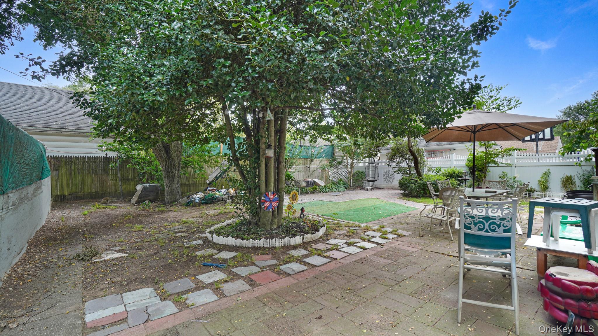 6 Windsor Place, Lynbrook, NY 11563