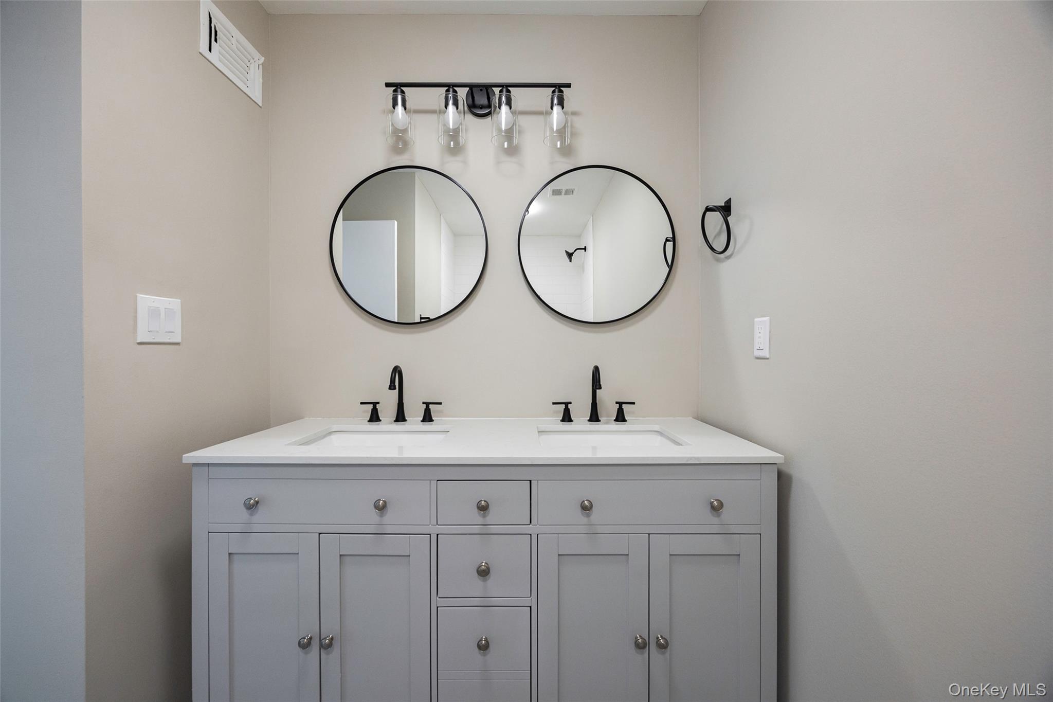 2206 Mulberry Court, Poughkeepsie, NY 12603